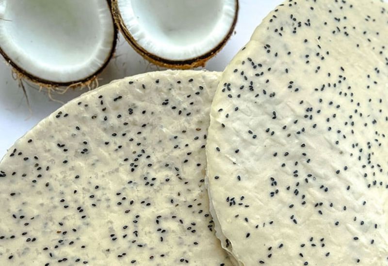 Chọn bánh tráng dừa từ nguồn uy tín để đảm bảo chất lượng và vệ sinh